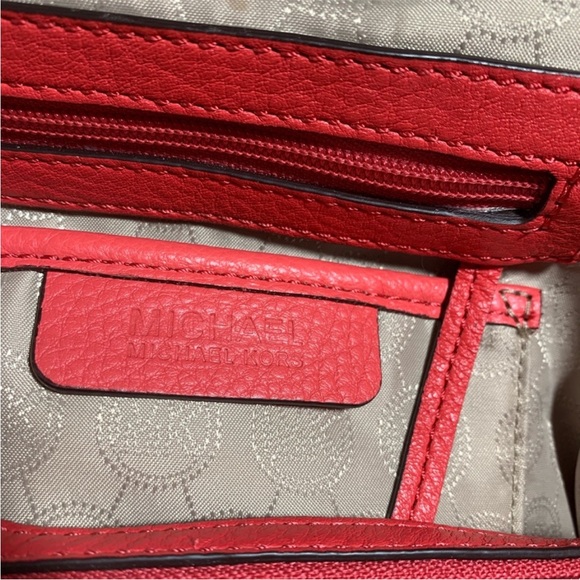 Michael Kors Pebbled Leather Coral Riley Medium Satchel Bag with Gold Hardware - Picture 12 of 15